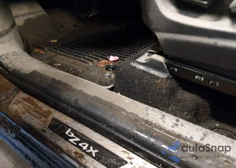 2024 Toyota Bz4X Xle из США, поврежденный, VIN JTMAAAAA0RA054615